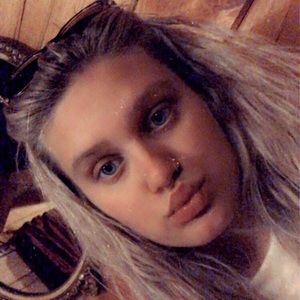 Meet your Posher, Abigail